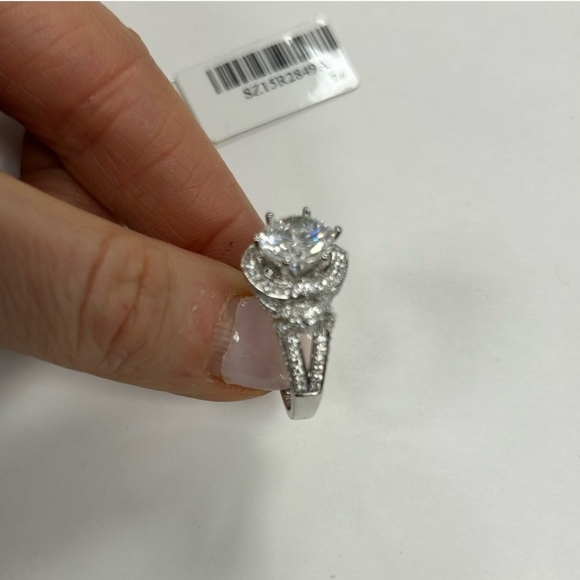 🔹️Suzy Levian🔹️ Sterling Silver White CZ Engagement Ring Size # 7 - Picture 4 of 7